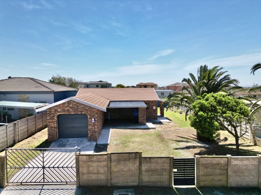 4 Bedroom Property for Sale in Bluewater Bay Eastern Cape